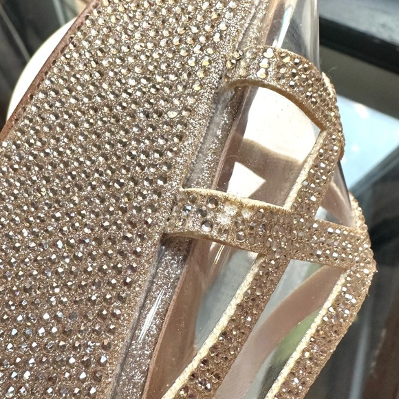 🌸JESSICA SIMPSON🌸 Women's Oluina Embellished
Platform Pump Size: 8.5 - Picture 10 of 13